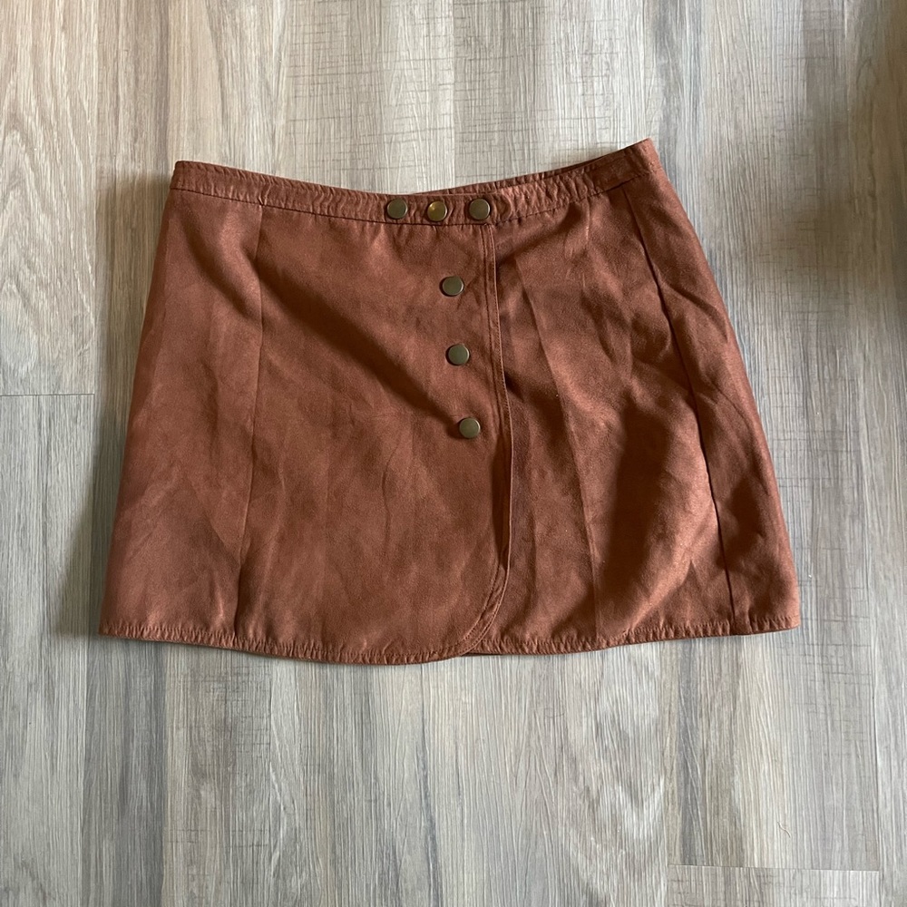 LA Hearts skirt. Brown with buttons